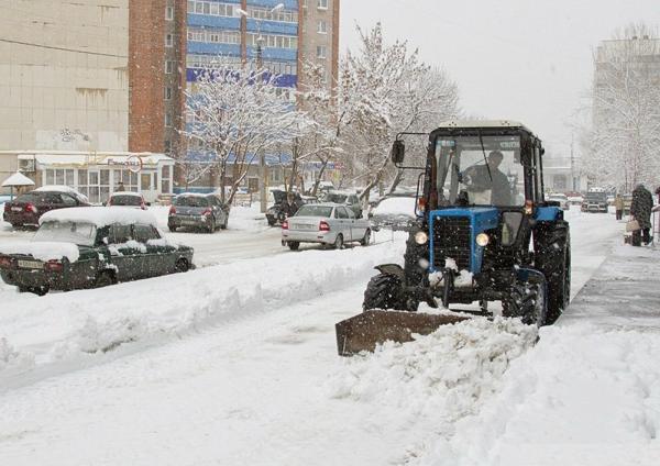 Уборка снега трактором в Люберцах » ЗАКАЗ!
